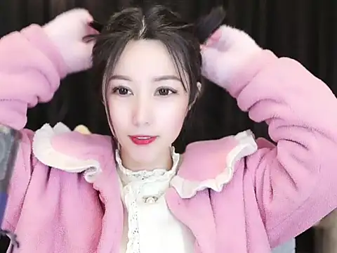 Snapshot of Nuyoah-77 chatting on 02/08/25, 05:08 Nuyoah-77 online show from 02/08/25, 05:08