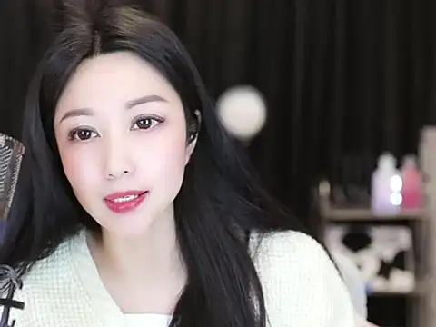 Snapshot of Nuyoah-77 chatting on 02/09/25, 06:05 Nuyoah-77 online show from 02/09/25, 06:05