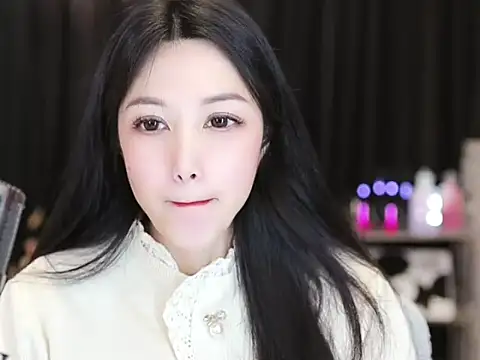 Snapshot of Nuyoah-77 chatting on 02/12/25, 02:54 Nuyoah-77 online show from 02/12/25, 02:54