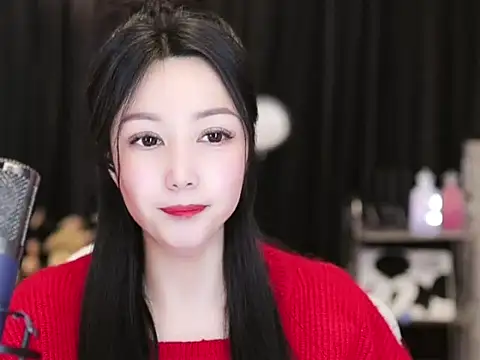 Snapshot of Nuyoah-77 chatting on 02/14/25, 07:02 Nuyoah-77 online show from 02/14/25, 07:02