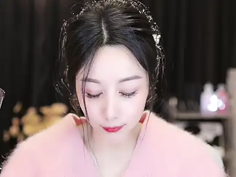 Snapshot of Nuyoah-77 chatting on 02/16/25, 06:10 Nuyoah-77 online show from 02/16/25, 06:10