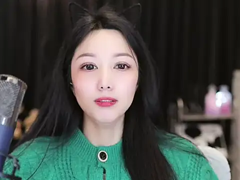 Snapshot of Nuyoah-77 chatting on 02/17/25, 03:20 Nuyoah-77 online show from 02/17/25, 03:20