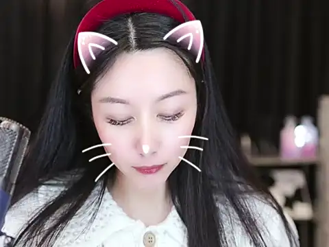 Snapshot of Nuyoah-77 chatting on 02/20/25, 04:03 Nuyoah-77 online show from 02/20/25, 04:03