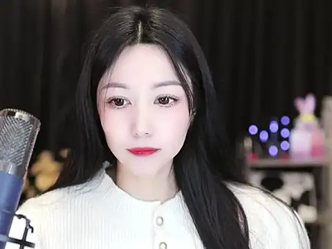 Snapshot of Nuyoah-77 chatting on 03/02/25, 03:59 Nuyoah-77 online show from 03/02/25, 03:59