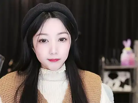 Snapshot of Nuyoah-77 chatting on 03/03/25, 03:53 Nuyoah-77 online show from 03/03/25, 03:53