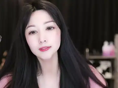 Snapshot of Nuyoah-77 chatting on 03/14/25, 07:12 Nuyoah-77 online show from 03/14/25, 07:12