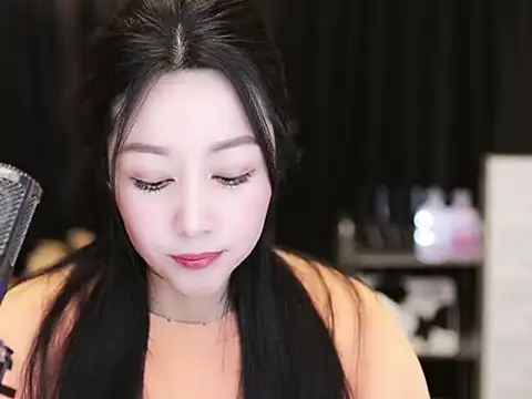 Snapshot of Nuyoah-77 chatting on 03/21/25, 04:18 Nuyoah-77 online show from 03/21/25, 04:18