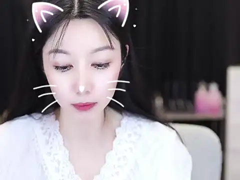 Snapshot of Nuyoah-77 chatting on 09/30/25, 04:01 Nuyoah-77 online show from 09/30/25, 04:01