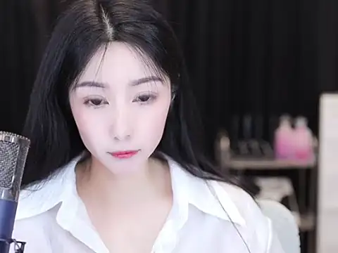 Snapshot of Nuyoah-77 chatting on 10/01/25, 04:02 Nuyoah-77 online show from 10/01/25, 04:02