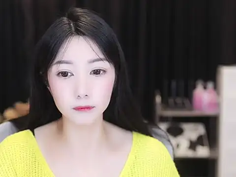 Snapshot of Nuyoah-77 chatting on 10/09/25, 03:21 Nuyoah-77 online show from 10/09/25, 03:21