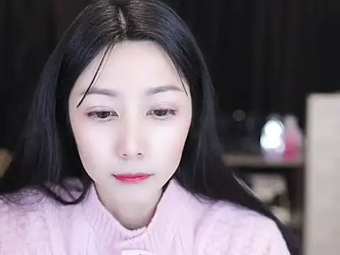 Nuyoah-77 online show from 12/18/25, 03:07