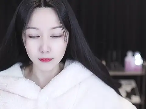 Nuyoah-77 online show from 03/05/26, 01:29