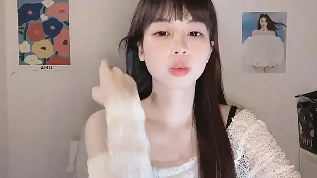 -Hottie online show from 11/10/25, 04:17