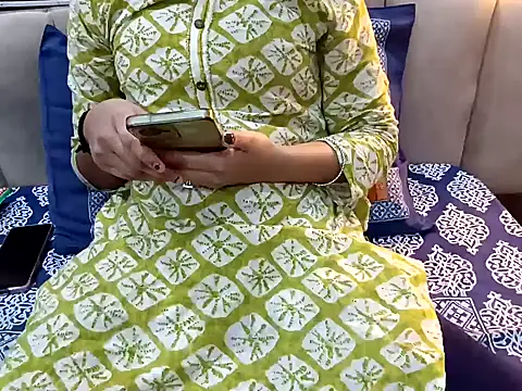 Snapshot of GoldnessAishu chatting on 12/06/24, 11:54 GoldnessAishu online show from 12/06/24, 11:54