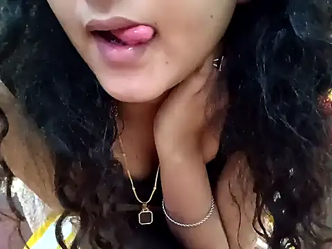 Snapshot of GoldnessAishu chatting on 02/02/25, 06:31 GoldnessAishu online show from 02/02/25, 06:31