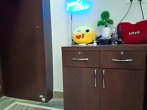 Snapshot of GoldnessAishu chatting on 03/02/25, 09:43 GoldnessAishu online show from 03/02/25, 09:43