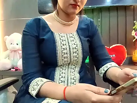 Snapshot of GoldnessAishu chatting on 03/19/25, 05:28 GoldnessAishu online show from 03/19/25, 05:28