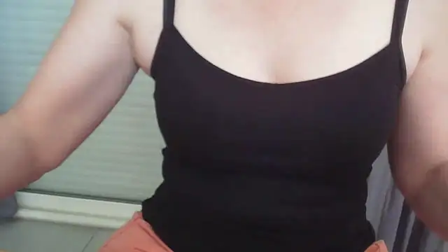 Snapshot of Raptor82 chatting on 09/18/25, 11:12 Raptor82 online show from 09/18/25, 11:12