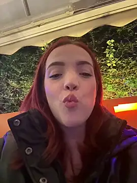 Snapshot of gloria01_daddy chatting on 02/22/26, 09:02 gloria01 daddy online show from 02/22/26, 09:02