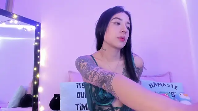 Snapshot of ValeriaCox chatting on 01/30/25, 12:37 ValeriaCox online show from 01/30/25, 12:37