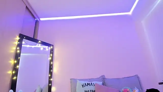 Snapshot of ValeriaCox chatting on 02/02/25, 06:42 ValeriaCox online show from 02/02/25, 06:42