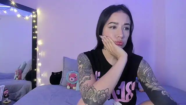 Snapshot of ValeriaCox chatting on 02/20/25, 11:10 ValeriaCox online show from 02/20/25, 11:10