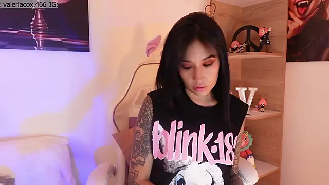 Snapshot of ValeriaCox chatting on 09/29/25, 09:08 ValeriaCox online show from 09/29/25, 09:08