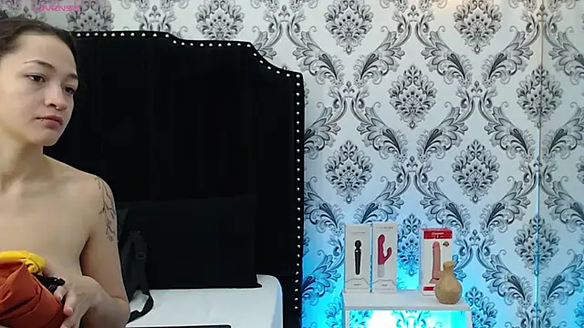 Snapshot of SaaraBrown chatting on 02/20/25, 12:25 SaaraBrown online show from 02/20/25, 12:25
