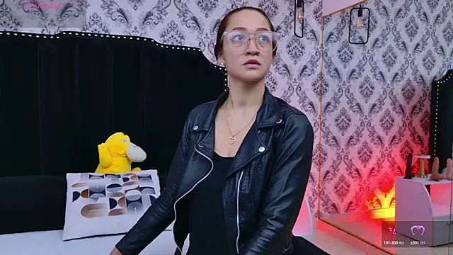 SaaraBrown online show from 11/06/25, 12:17