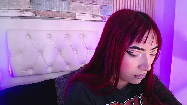 Snapshot of Mia_Rinn chatting on 12/07/24, 02:24 Mia Rinn online show from 12/07/24, 02:24