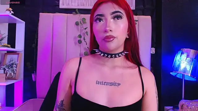 Snapshot of Mia_Rinn chatting on 12/24/24, 01:39 Mia Rinn online show from 12/24/24, 01:39