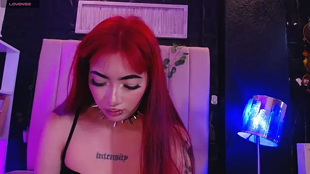 Snapshot of Mia_Rinn chatting on 12/24/24, 04:40 Mia Rinn online show from 12/24/24, 04:40