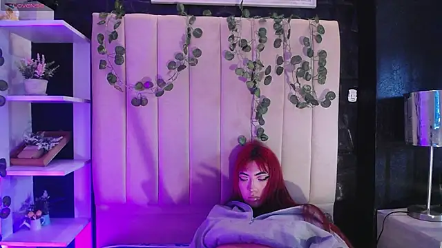 Snapshot of Mia_Rinn chatting on 01/27/25, 04:01 Mia Rinn online show from 01/27/25, 04:01