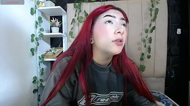 Snapshot of Mia_Rinn chatting on 02/05/25, 01:11 Mia Rinn online show from 02/05/25, 01:11