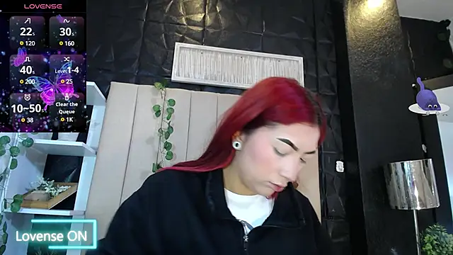 Snapshot of Mia_Rinn chatting on 02/06/25, 01:43 Mia Rinn online show from 02/06/25, 01:43