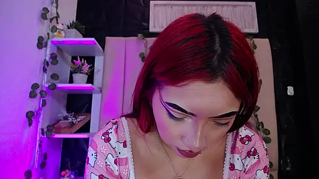 Snapshot of Mia_Rinn chatting on 02/06/25, 04:47 Mia Rinn online show from 02/06/25, 04:47