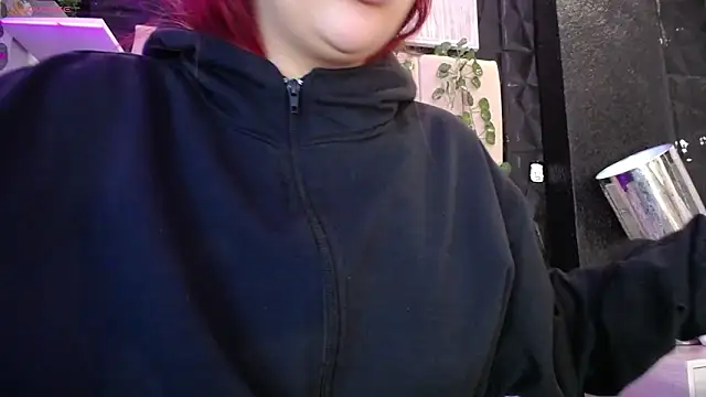 Snapshot of Mia_Rinn chatting on 02/12/25, 12:55 Mia Rinn online show from 02/12/25, 12:55