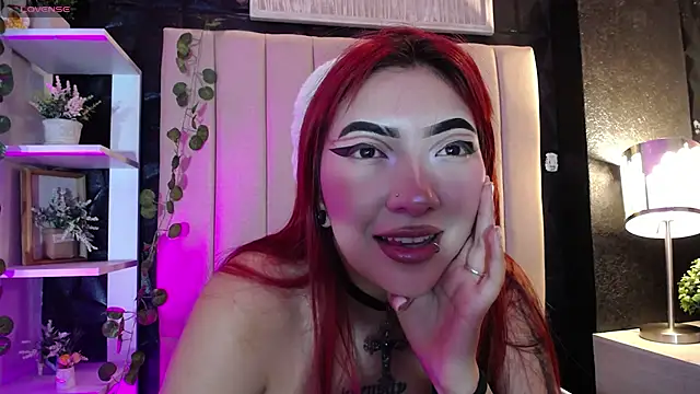 Snapshot of Mia_Rinn chatting on 02/18/25, 07:52 Mia Rinn online show from 02/18/25, 07:52