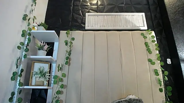 Snapshot of Mia_Rinn chatting on 02/27/25, 03:59 Mia Rinn online show from 02/27/25, 03:59