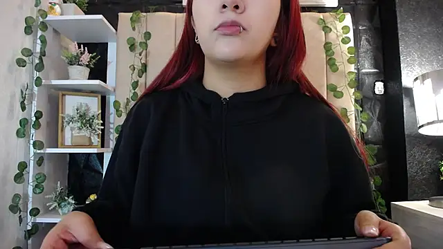 Snapshot of Mia_Rinn chatting on 02/28/25, 01:03 Mia Rinn online show from 02/28/25, 01:03