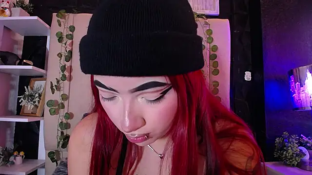 Snapshot of Mia_Rinn chatting on 03/17/25, 05:05 Mia Rinn online show from 03/17/25, 05:05