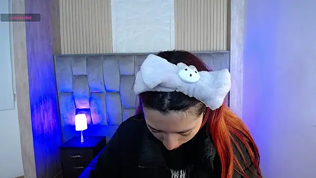 Snapshot of Mia_Rinn chatting on 10/15/25, 01:55 Mia Rinn online show from 10/15/25, 01:55