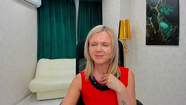 AgathaKlouin online show from 02/19/25, 01:40