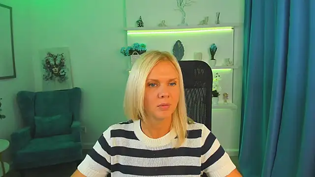 AgathaKlouin online show from 09/13/25, 07:13