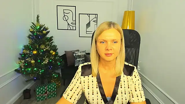 AgathaKlouin online show from 12/18/25, 07:20