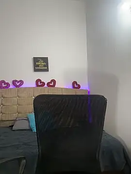 Alice Summer1 online show from 12/18/25, 11:00