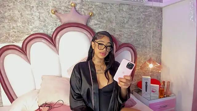 Snapshot of Mia_Jansen chatting on 03/09/26, 01:37 Mia Jansen online show from 03/09/26, 01:37