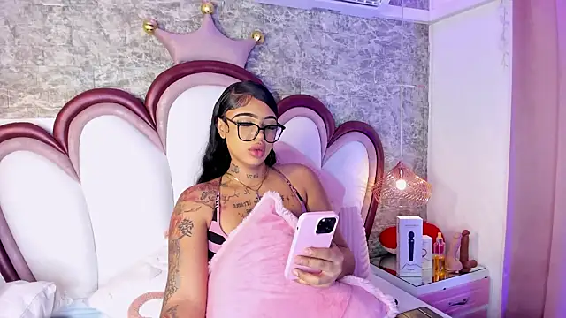 Snapshot of Mia_Jansen chatting on 04/07/26, 01:33 Mia Jansen online show from 04/07/26, 01:33