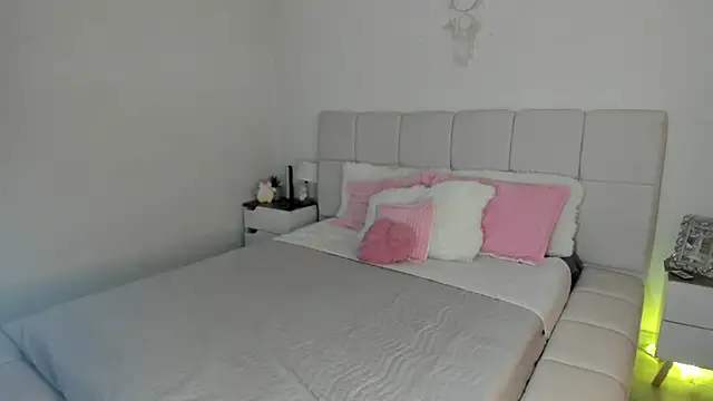 Snapshot of Ori_valentina chatting on 03/31/26, 08:31 Ori valentina online show from 03/31/26, 08:31