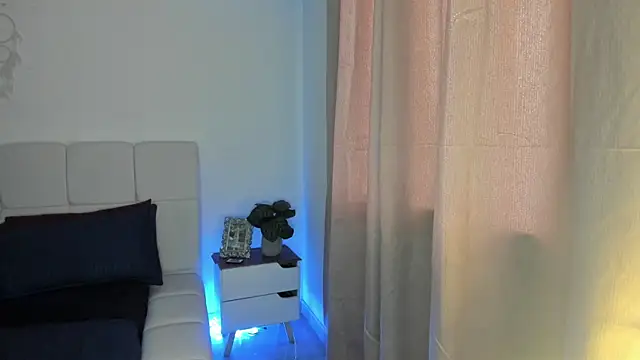 Snapshot of Ori_valentina chatting on 04/23/26, 09:50 Ori valentina online show from 04/23/26, 09:50